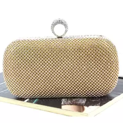 تخفيضات وعروض جديدة من سارة مارت لأشهر الحقائب